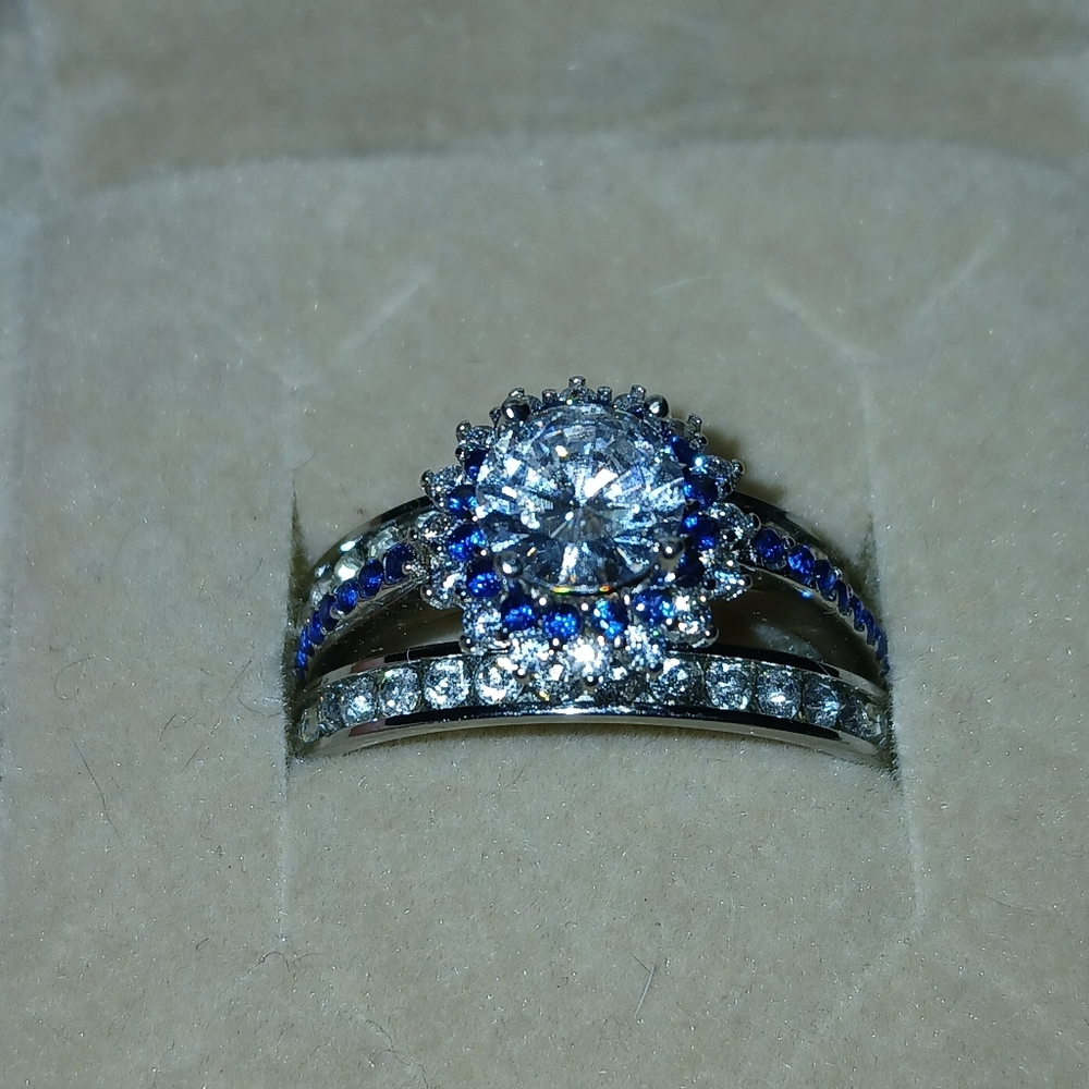 Elegant Silver and Blue Women's Ring